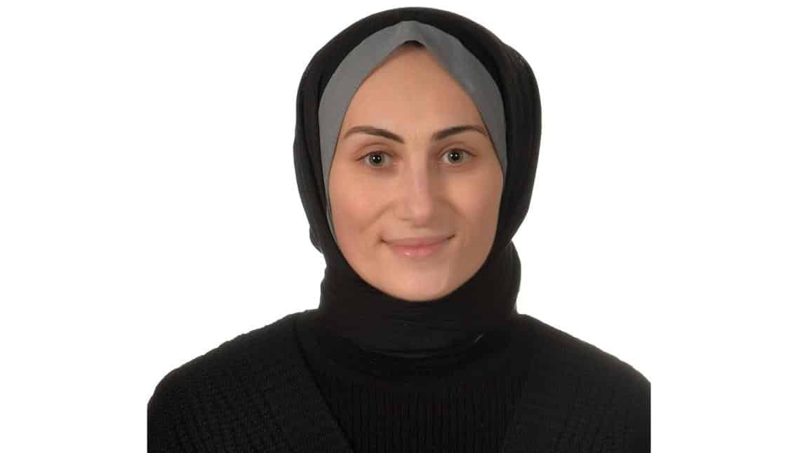 Zeynep ŞAHİN - İngilizce Öğretmeni